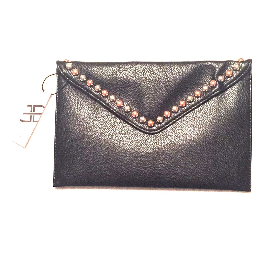 🎉 *NWT* black leather studded clutch
